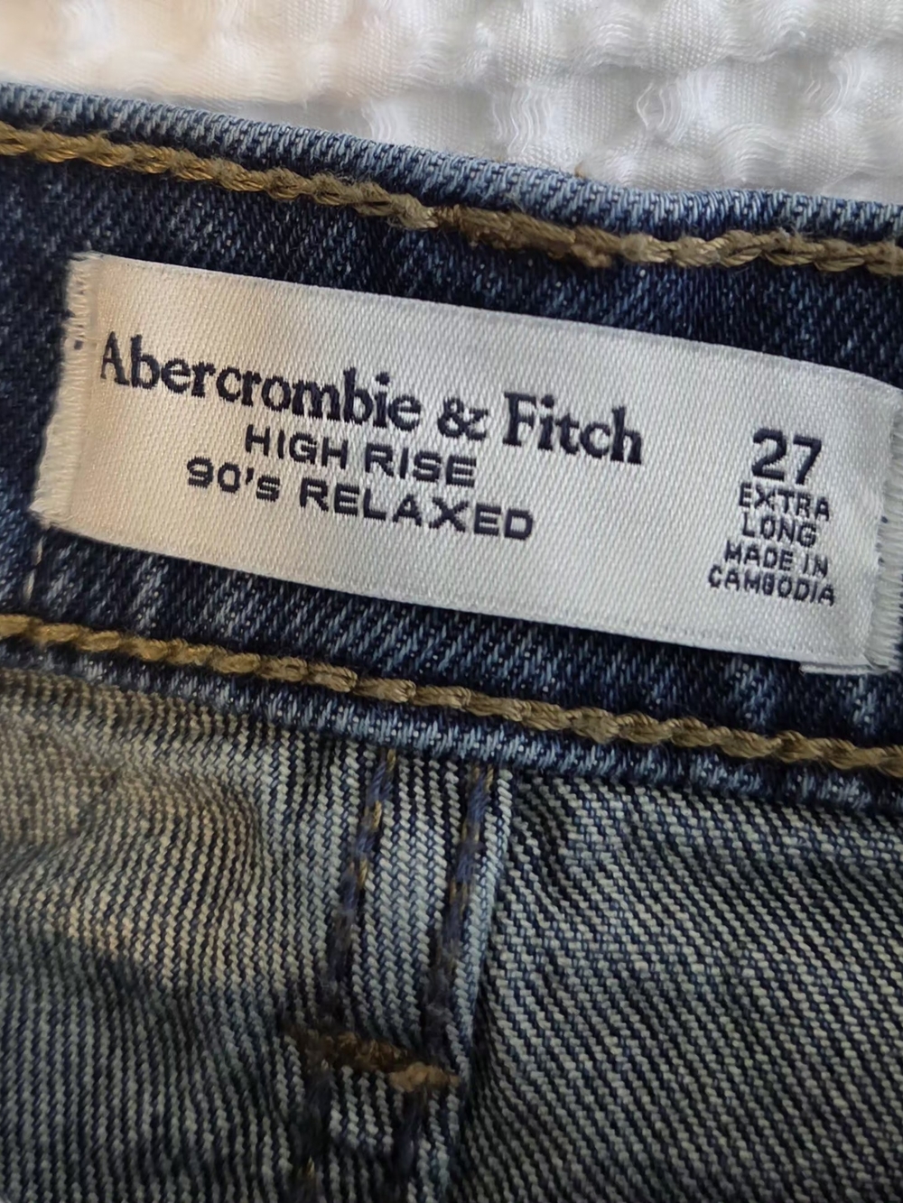 High Rise 90s Relaxed Jean - Picture 8 of 8